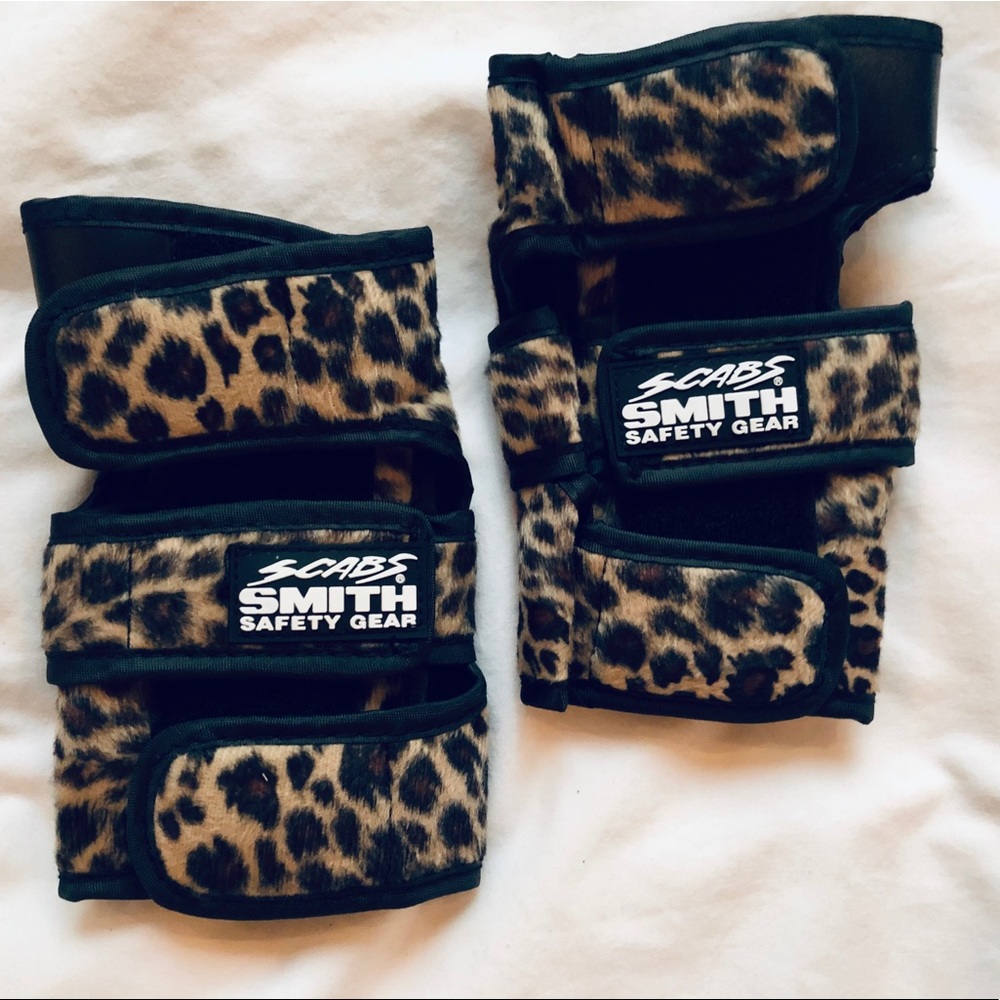 Smith Scabs Leopard Wrist Guards